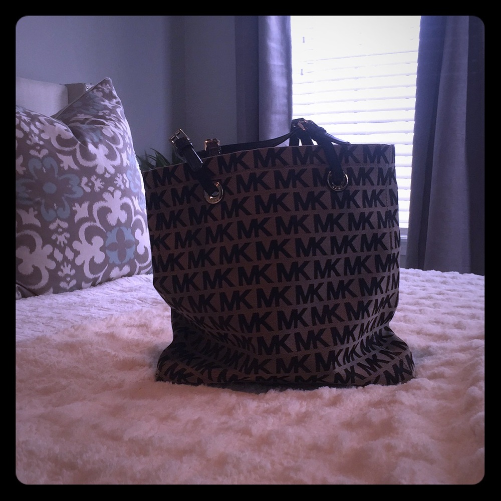 Michael Kors tote